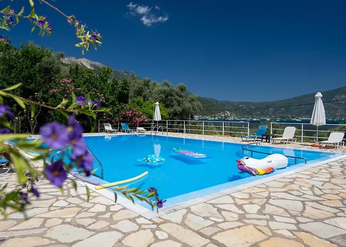 Vliho Bay Suites & Apartments