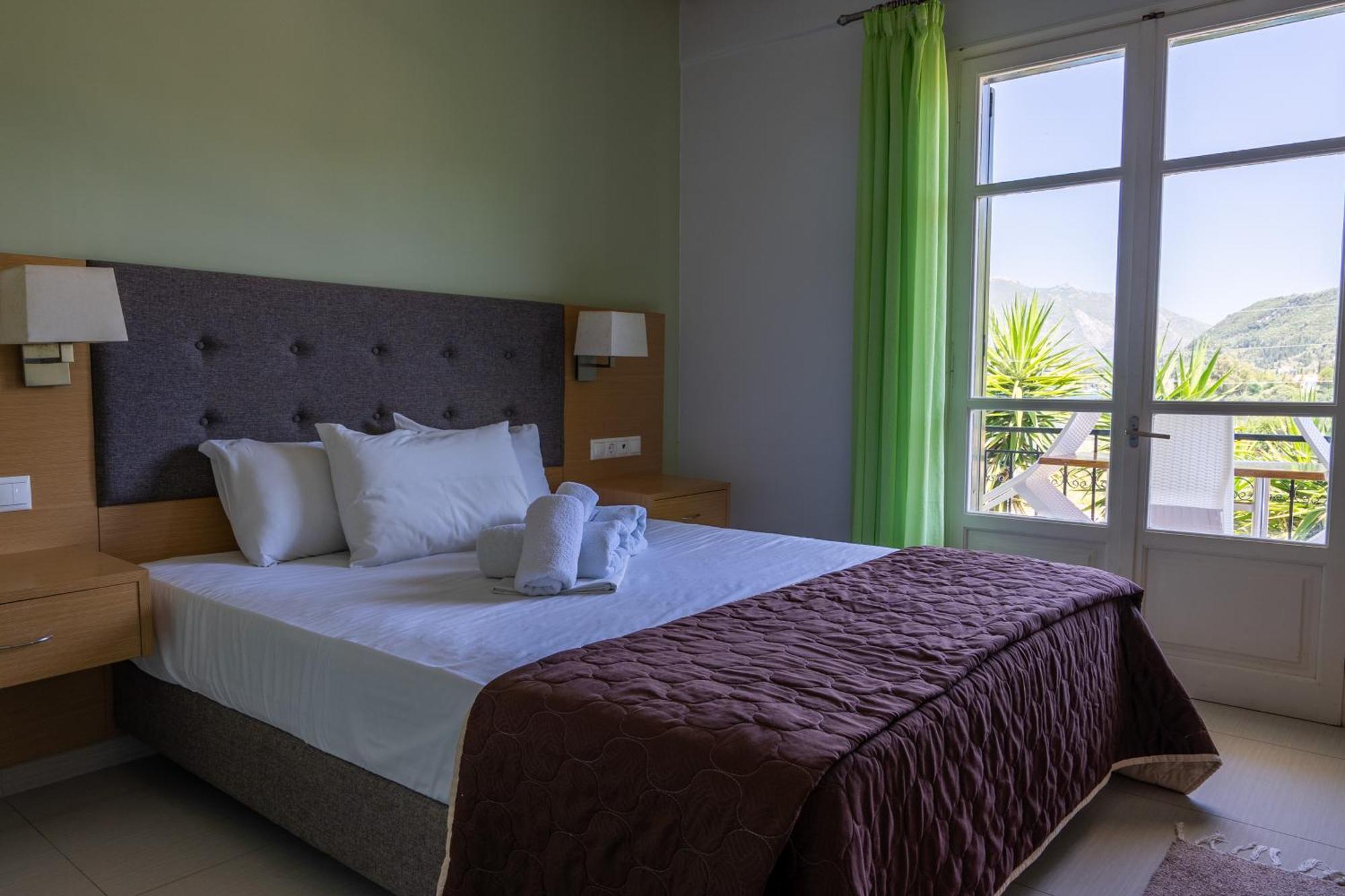 Apartament Vliho Bay & *