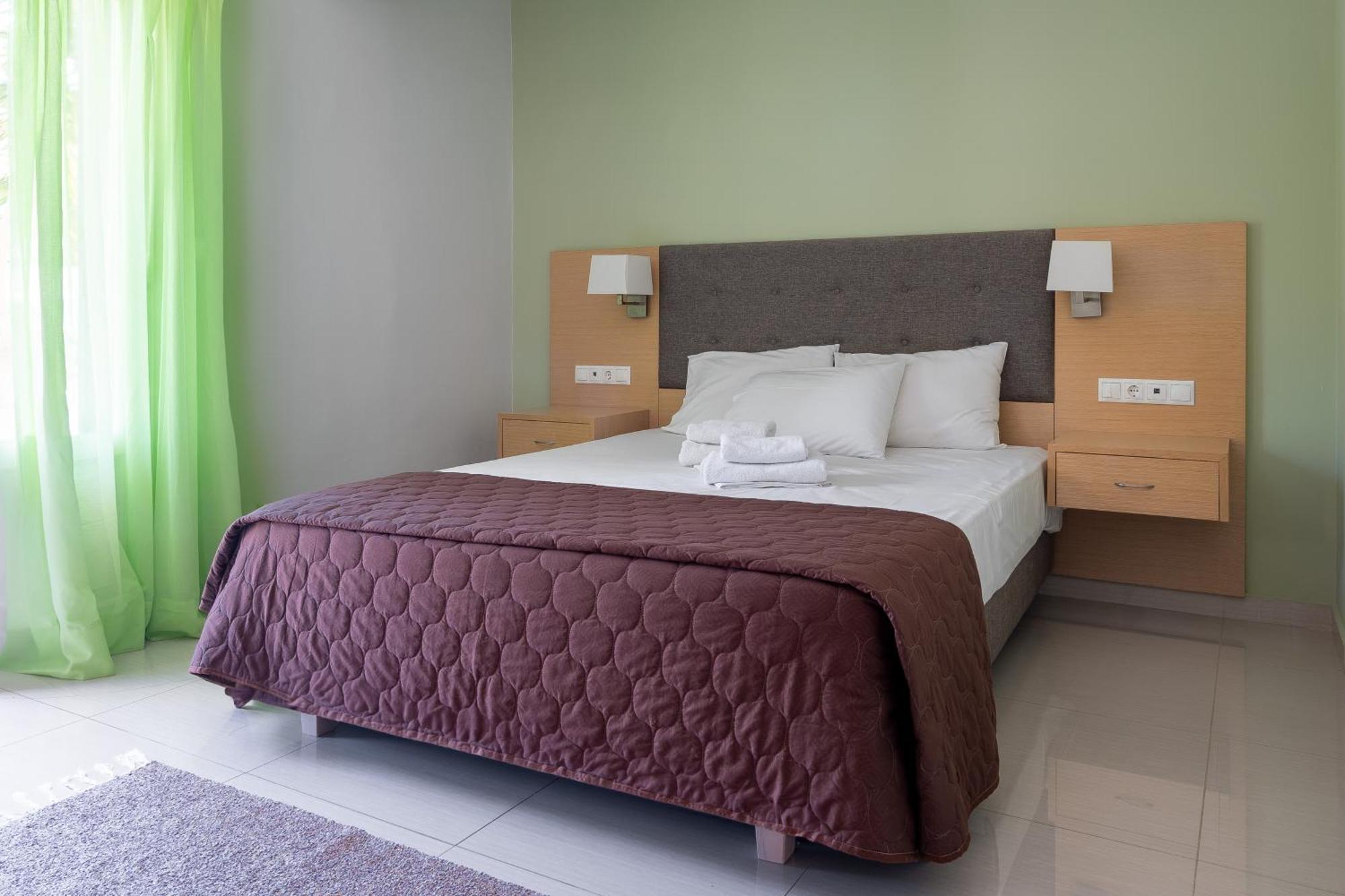 Vliho Bay & Apartament *